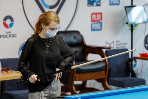 Аня Фатахова стала обладательницей кия Pechauer Custom Cue и путевки на межрегиональный Суперфинал